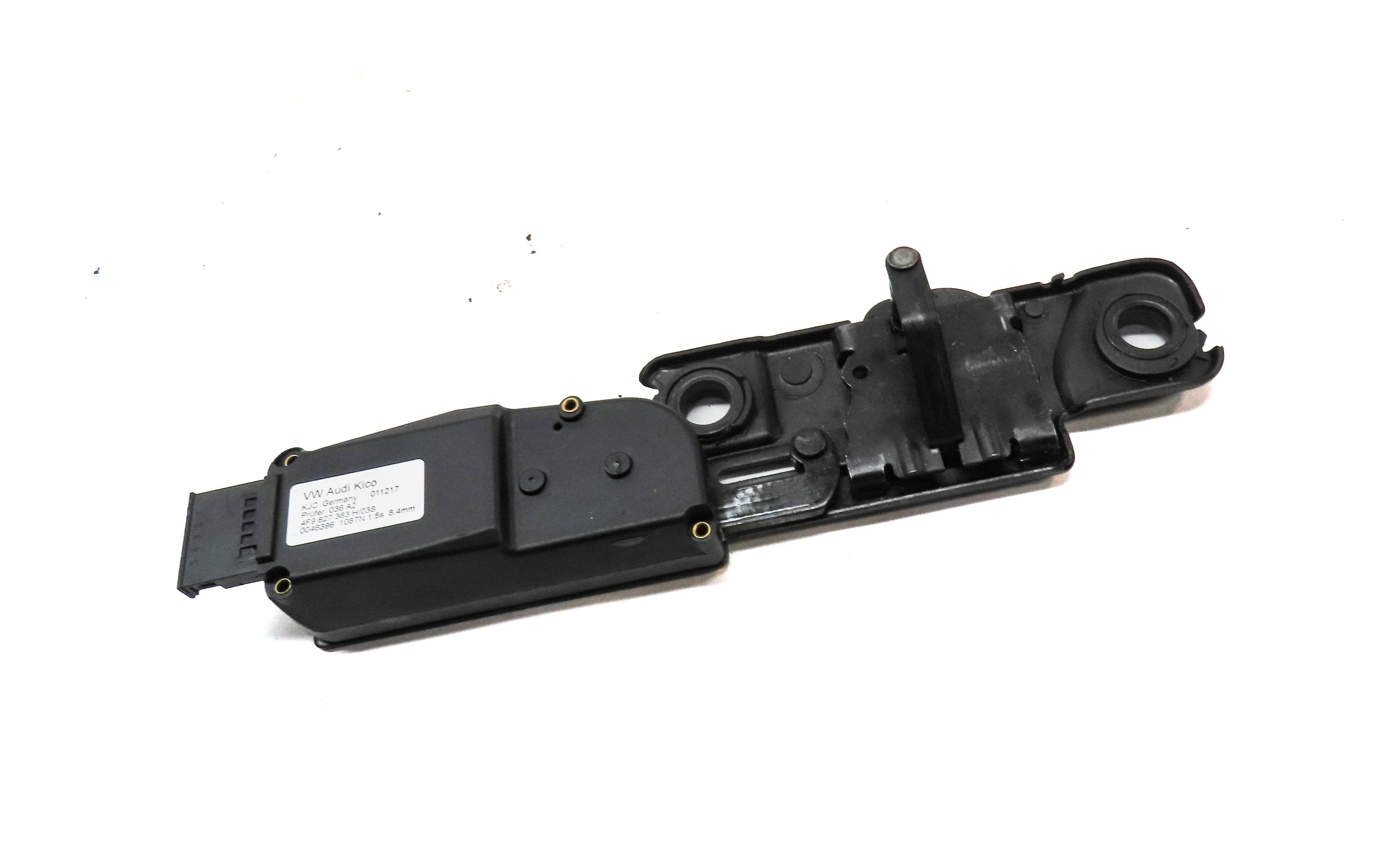 2018 AUDI Q3 (8U) REAR HATCH TAILGATE TRUNK LATCH STRIKER PLATE & ACTUATOR — exact item pictured